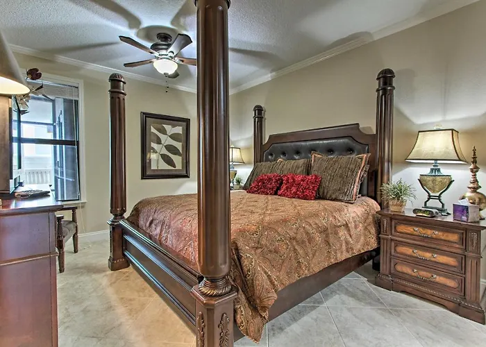 Holiday home Ornate W/ Balcony, Pool, Water Views! *