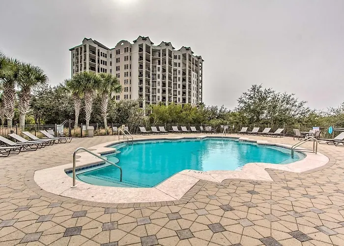Holiday home Ornate W/ Balcony, Pool, Water Views! Pensacola