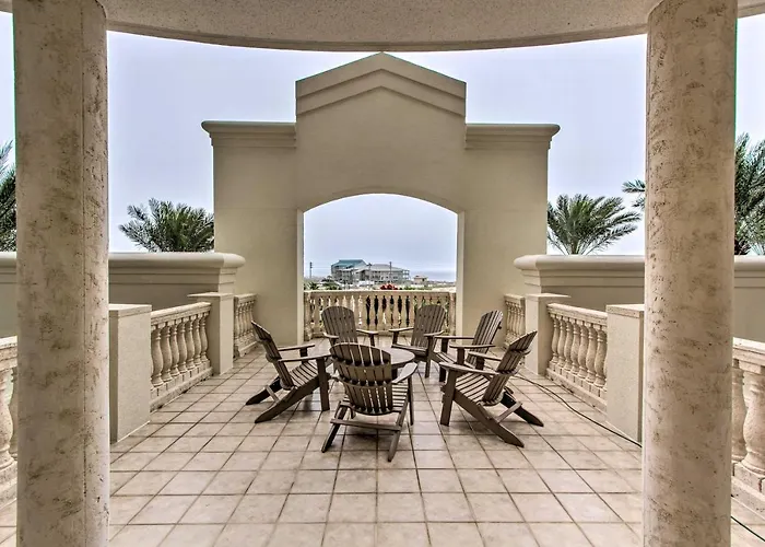 Holiday home Ornate W/ Balcony, Pool, Water Views!